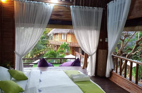Penida Island Hostel | Room on the Real Tree