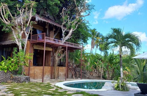 Penida Island Hostel | Room on the Real Tree