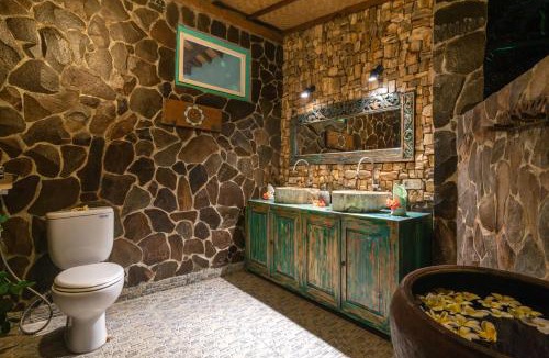 Kaliasem House | Rumah Kristal near Lovina