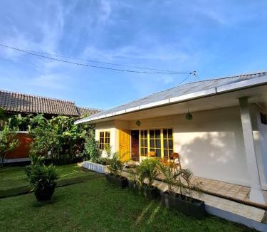 Bedugul House | Rumah Tepi Danau