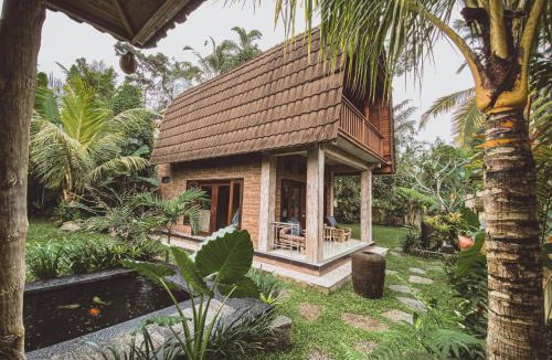 Taro House | Rural Atmosphere at Bali Coconut House in Delodsema Village