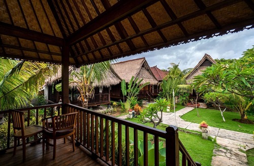 Mushroom Bay House | Sedok Jineng Deluxe Hut Bungalow by WizZeLa