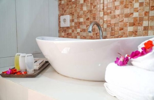 Pecatu House | Seno Guesthouse & Cafe
