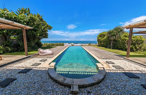 Purwakerti Villa | Sukawati Beachfront 2BDR Villa Sahadewa Private Pool Equipped Kitchen Free Wifi