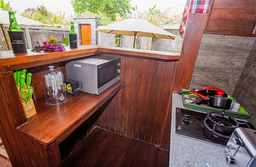 Mushroom Bay Bed & Breakfast | Sunset Garden Nusa Lembongan