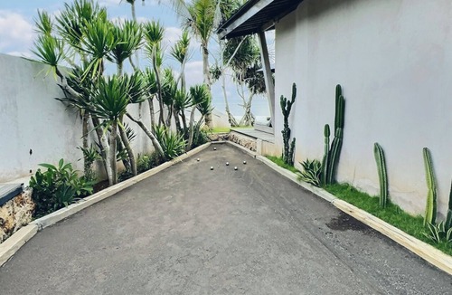 Mushroom Bay Villa | Sunset Point Paradise - Exclusive cliffside villa with ocean views