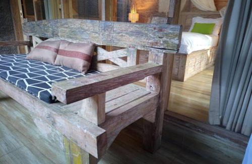 Tampaksiring Villa | Tangkas wooden house