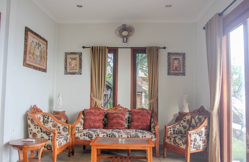 Candi Dasa Hotel | Temple Cafe & Seaside Cottages