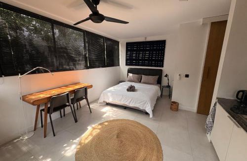 Drupadi Apartment | The Drupadi Apartments Studio Gordy