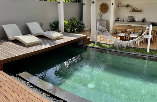 Rendang Villa | Tropical Villa in the heart of Canggu. walking distance to the Finns beach!