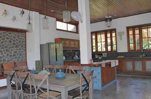 Amed Villa | Villa Bukit Malas 4, 4 Bedroom Villa and Pool