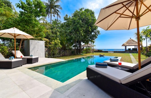 Lovina Villa | Villa Emerald - Beachfront New Build Villa