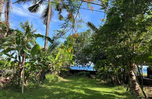 Jasri House | Villa Jasri Point - Beachfront Villa close to surf