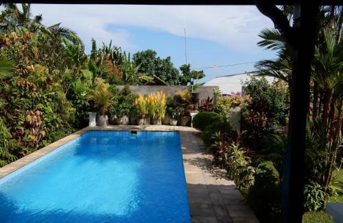Jasri House | Villa Jasri Point - Beachfront Villa close to surf