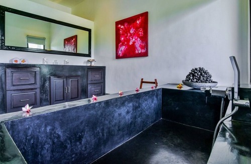 Kalibukbuk Villa | Villa Lovina Residence - Hillside Villa W/ Tennis Court, Private Pool, and Staff