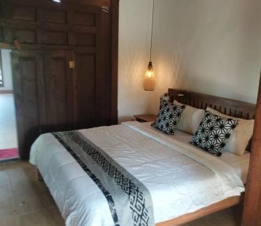 Melayang House | Villa Poleng