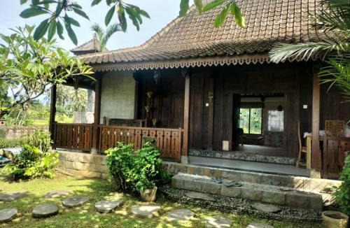 Melayang House | Villa Poleng