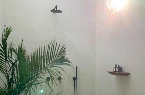 North Legian House | Villa serendipity private room Legian beach