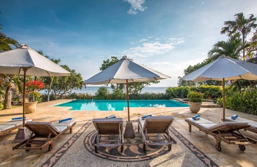 Dencarik Villa | Villa Taman Indah, Lovina