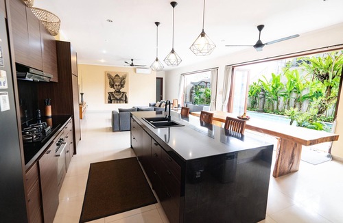 Dewi Sri Villa | Villa Tepi Sungai