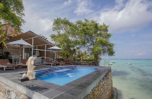 Ceningan Island Resort | Wooden Beach Sunset Cottages