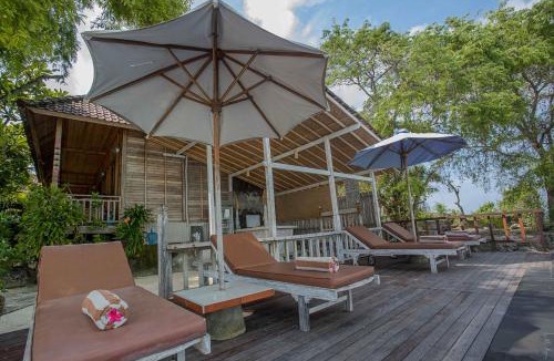Ceningan Island Resort | Wooden Beach Sunset Cottages
