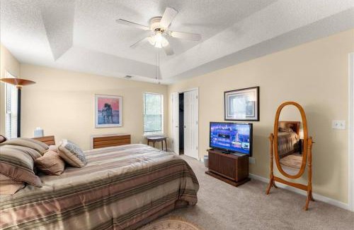 Belmont House | World Cup Work Base -Large Home with OFFICE- Sleeps 8