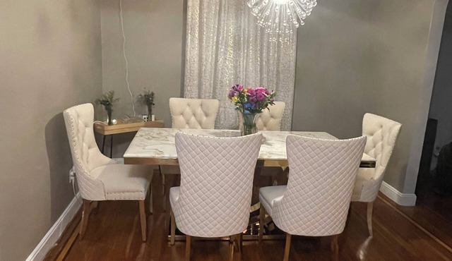 2 separate Shared-bedroom 1st flr house with AC in Elmont NY near the UBS ARENA