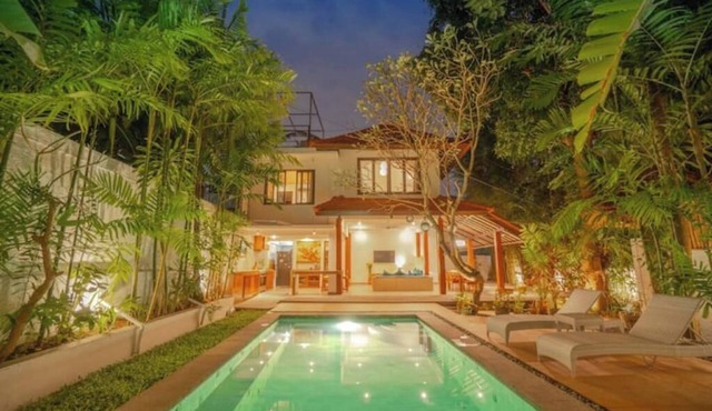 Beautiful 3BR Art Deco Villa w/Pool & Garden