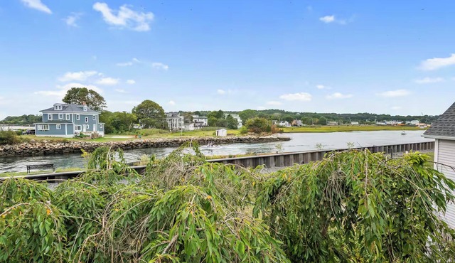 Elevated Fish & Ships on Canal: Walk to Beach,Park