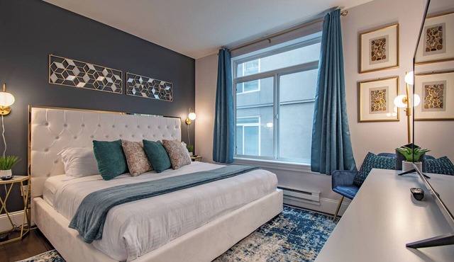 Immaculate Modern 2BR Condo with Pool & Parking!