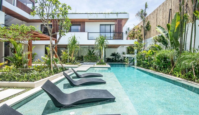 Luxury 5BR Villa, 200m to Brawah's Beach Bliss