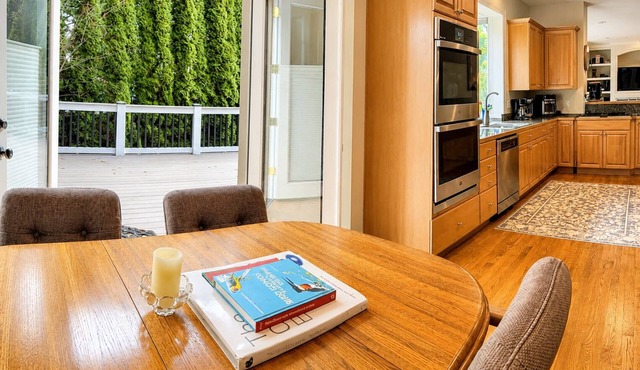 Upscale-Spacious Home With Gym+Theater+Ping Pong+Central AC