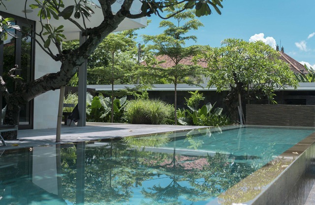 Sanctuary of Green and Glamour – Bali Villa 1024