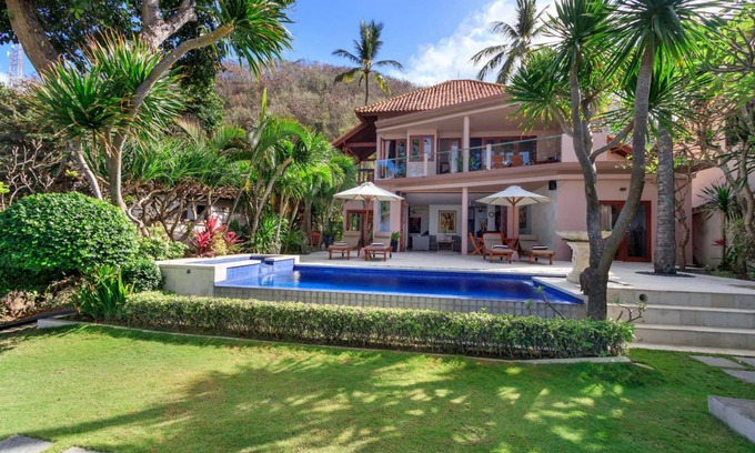Candi Dasa Villa | 300 m² Villa ∙ 2 bedrooms ∙ 4 guests