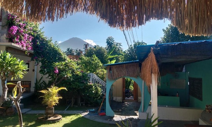 Purwakerti Hostel | Black Sand hostel Amed