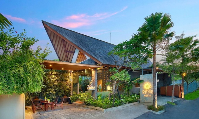 Dewi Sri Villa | Romantic 2BR Villa + Jacuzzi In Legian - W/Private Swimming Pool!
