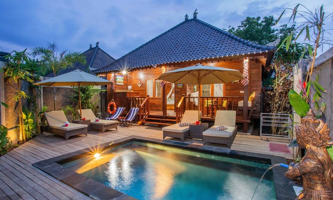 Mushroom Bay Bed & Breakfast | Sunset Garden Nusa Lembongan