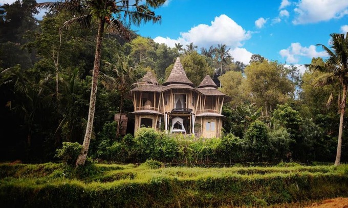 Selat Villa | The Nude House