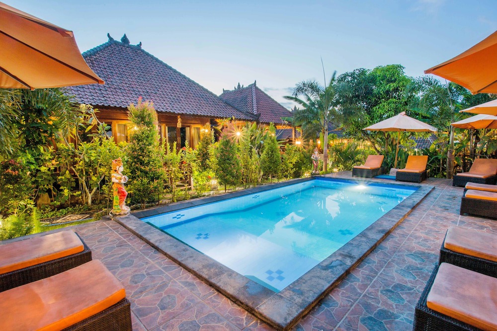 Mushroom Bay Hotel | Dinatah Lembongan Villas Bali