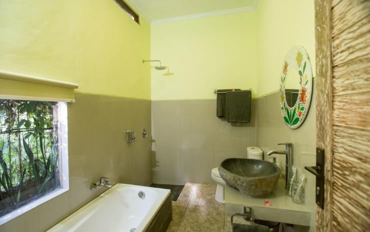 Photo of Bathroom in Singakerta