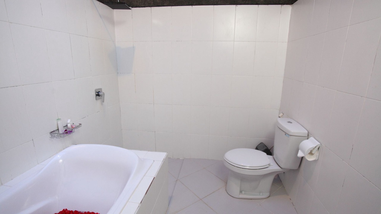 Photo of Bathroom in Singakerta