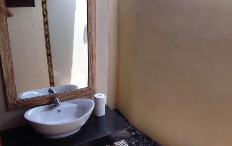 Photo of Bathroom in Mushroom Bay