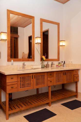 Photo of Bathroom in Selat