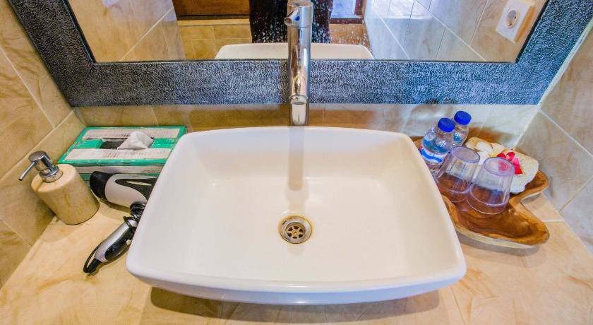 Photo of Bathroom in Mushroom Bay