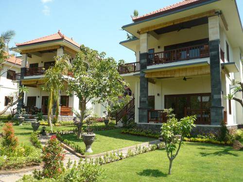 Photo of Buildings in Amed
