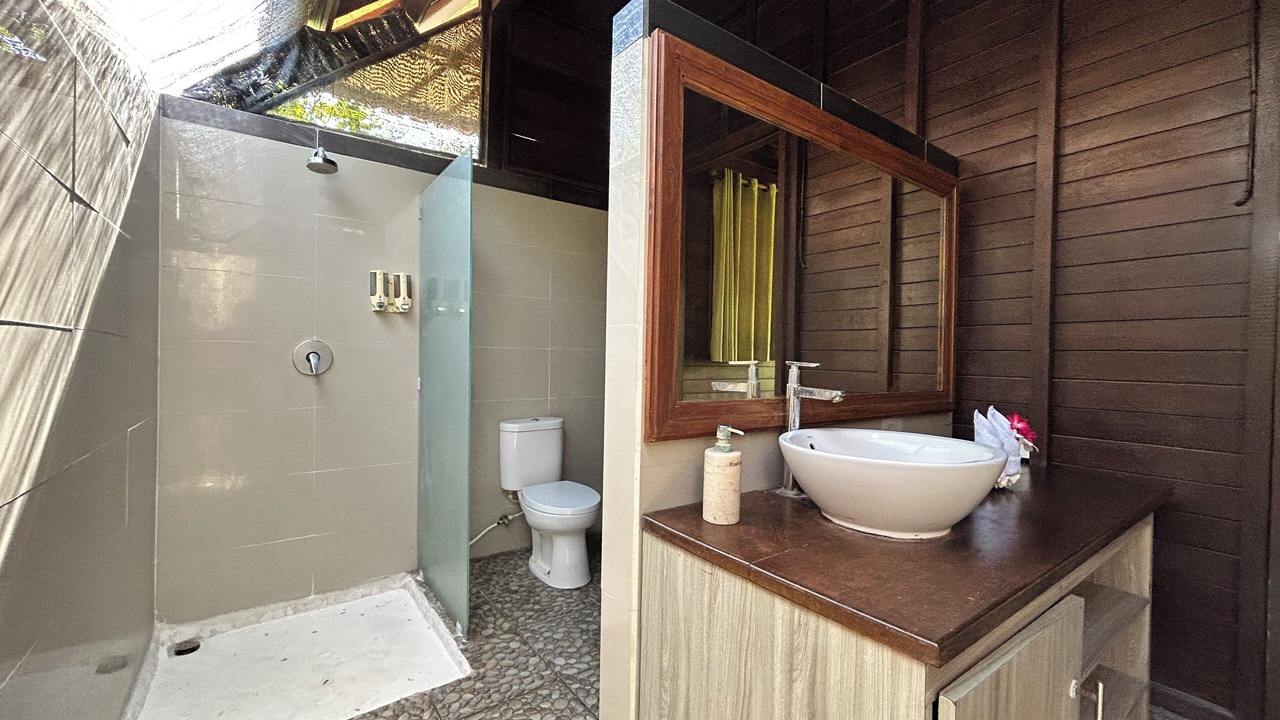 Photo of Bathroom in Mushroom Bay