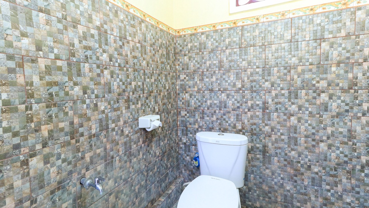 Photo of Bathroom in Bukti