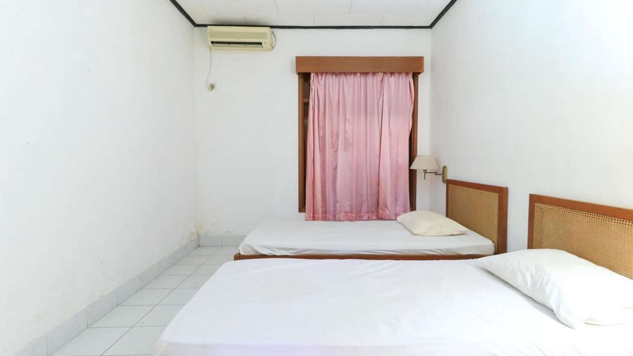 Photo of Bedroom in Kartika Plaza