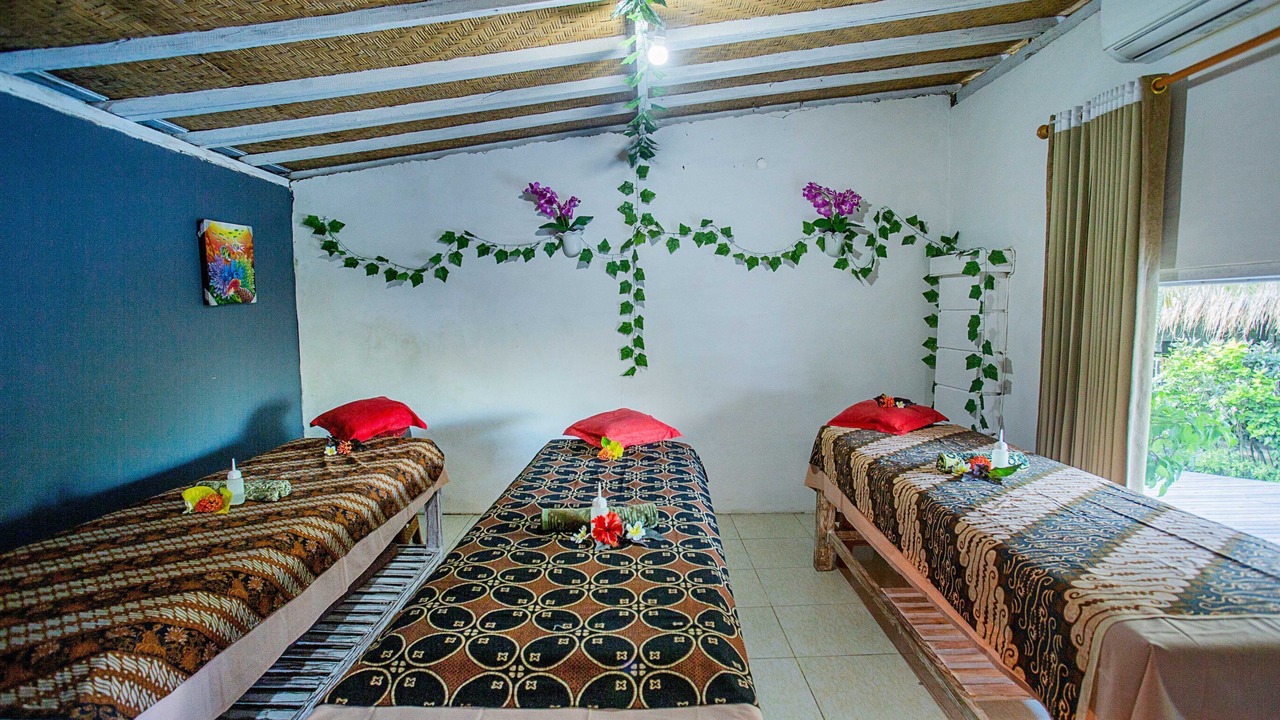 Photo of Bedroom in Mushroom Bay